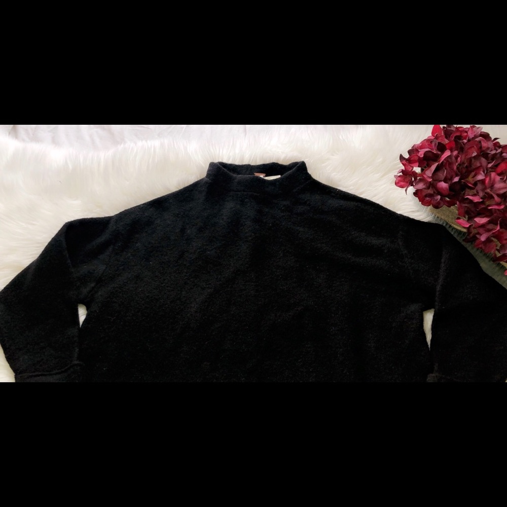 FREE PEOPLE Oversized Turtleneck Sweater - Picture 3 of 6